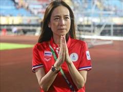 Quá ấn tượng với CĐV Nam Định, nữ trưởng đoàn Madam Pang ủng hộ người nghèo trong tỉnh