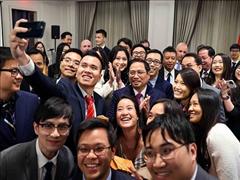 Thủ tướng gặp gỡ, đối thoại với một số trí thức Việt Kiều và thanh niên, sinh viên Việt Nam tại New York