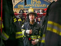 Nghiên cứu sinh tình nguyện làm lính cứu hỏa