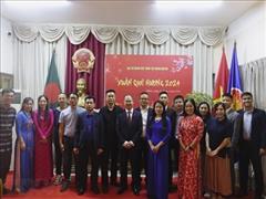 “Xuân Quê hương” lan tỏa truyền thống văn hóa Việt Nam đến bạn bè Bangladesh